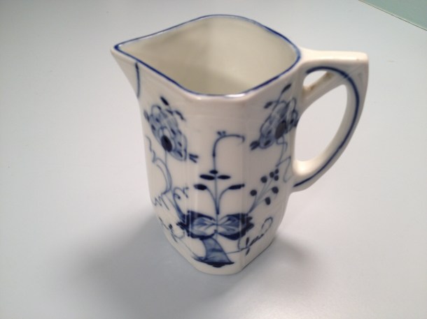 Also from the Saginaw Antique Warehouse, a German creamer, so pretty with a raised pattern and delicate blue painting. I'll use this to serve hot milk with coffee or true Michigan maple syrup with waffles!